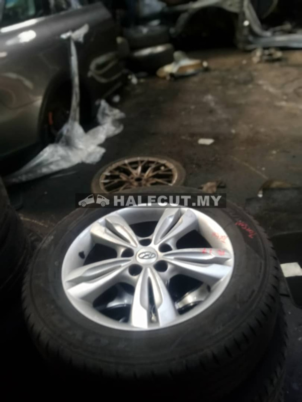 HYUNDAI TUCSON  G4KD   SPORT RIM R17