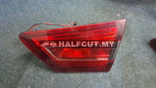 RENAULT CLIO 4 REFLCTOR BONNET LAMP RH