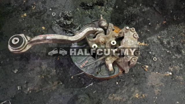 MERCEDES BENZ W212 FRONT KNUCKLE ABS F/L