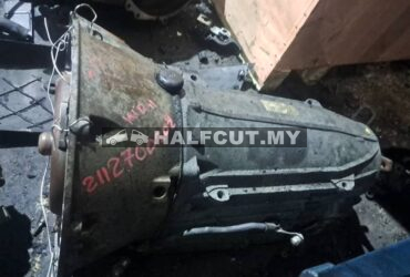 MERCEDES BENZ W211 GEAR BOX ( 2112700202)