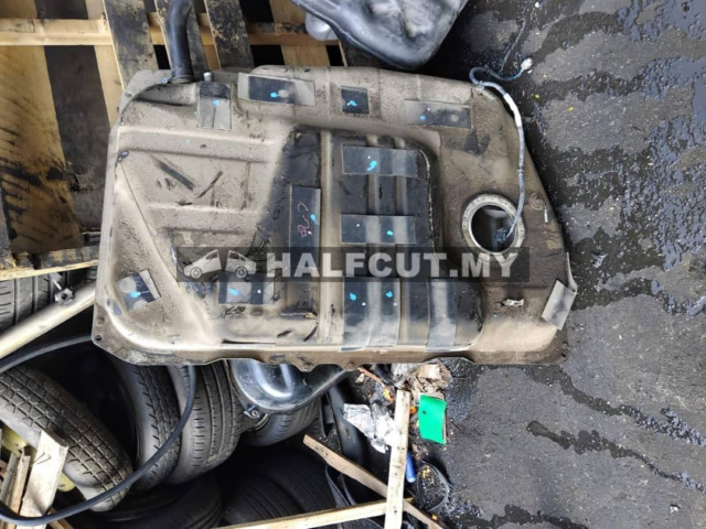 NISSAN SERENA C26 PETROL TANK