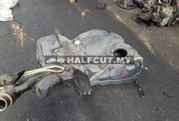 VOLKSWAGEN PASSAT B7 PETROL TANK