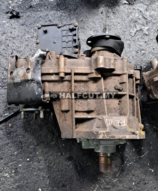 TOYOTA HILUX REVO  TRANSFER CASE