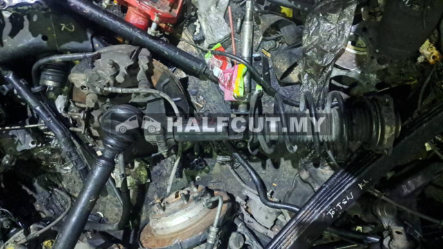 VOLKSWAGEN PASSAT B7 CDA FRONT KNUCKLE&DRIVE SHAFT ABS F/R