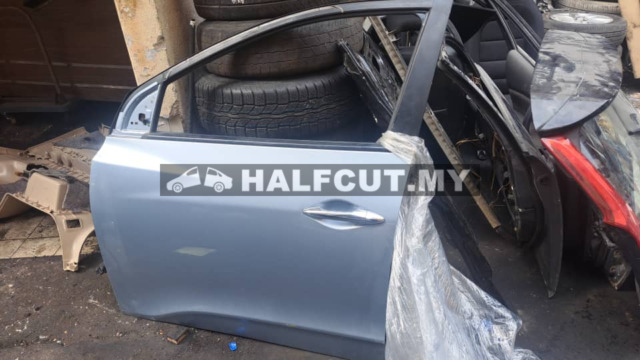 HYUNDAI TUCSON     FRONT DOOR F/ L