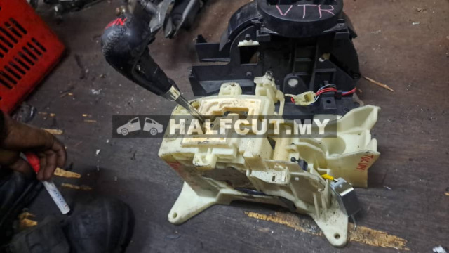 HYUNDAI TUCSON 2013  GEAR LEVER