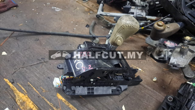 NISSAN TEANA J32 2.0 GEAR LEVEL