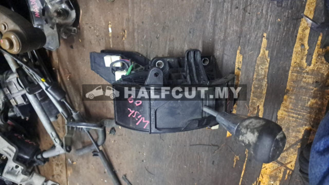 TOYOTA WISH 09 GEAR LEVEL