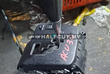TOYOTA HARRIER ACU30 GEAR LEVEL