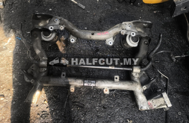 MERCEDES 204 CROSSMEMBER