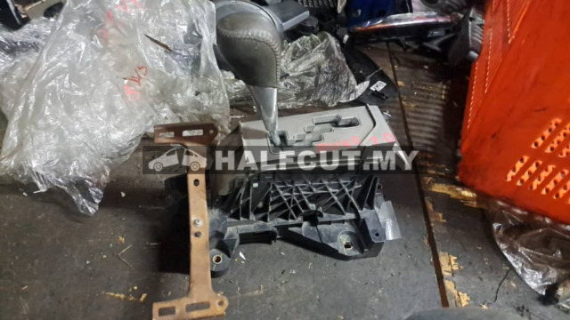 TOYOTA CAMRY ACV40 2.4 GEAR LEVEL