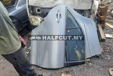 TOYOTA CAMRY ACV40 REAR DOOR R/R