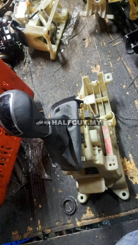 HYUNDAI SANTA FE 2013 GEAR LEVEL