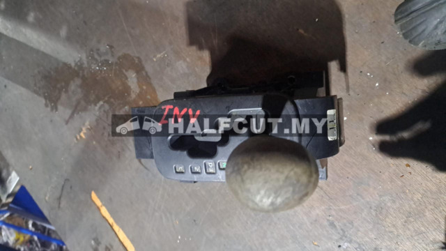 TOYOTA INNOVA GEAR LEVEL