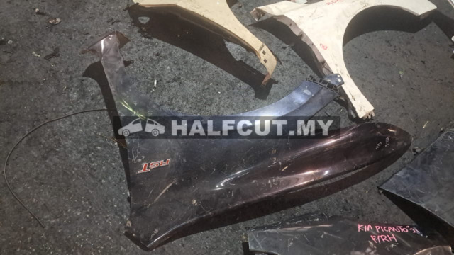 HONDA STREAM RN6 FRONT FENDER LH