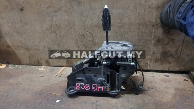 PEUGEOT 208 GEAR LEVER