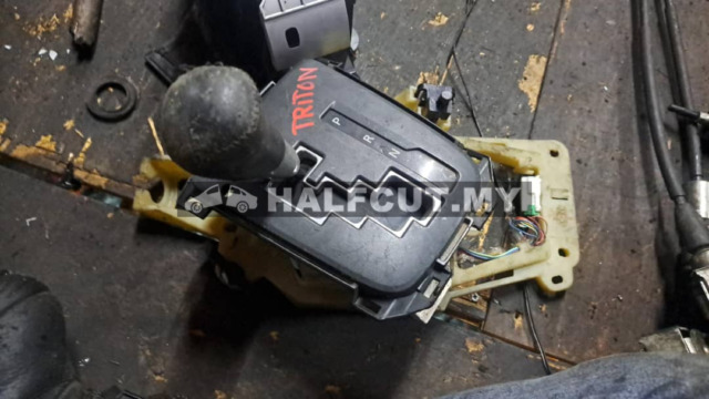 MITSUBISHI TRITON NEW 4N15 GEAR LEVEL