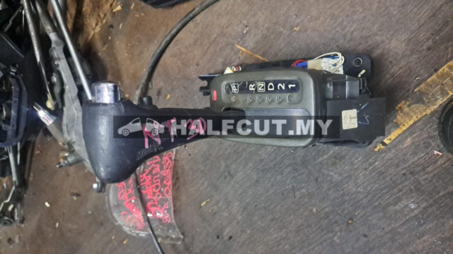 NISSAN X-TRAIL NT30 GEAR LEVER