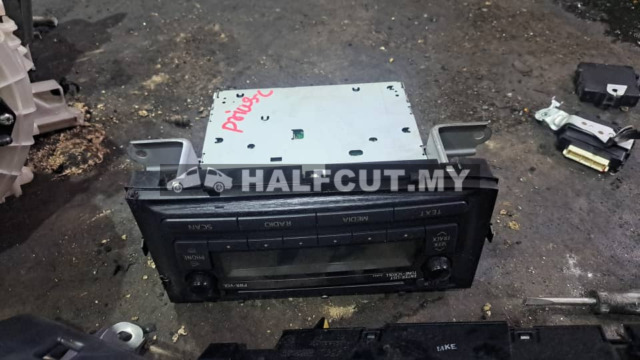 TOYOTA PRIUS C RADIO