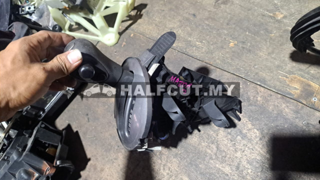 MAZDA 2 2010 GEAR LEVEL