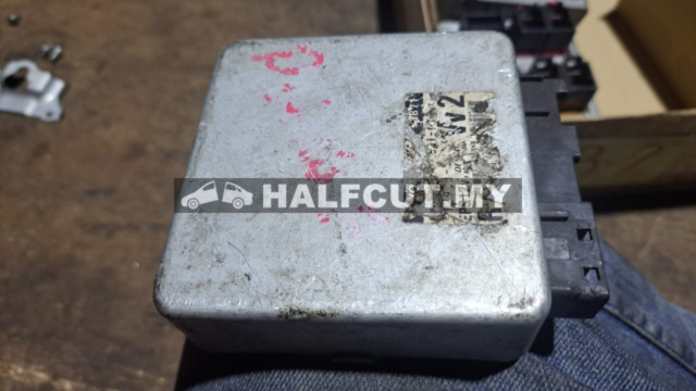 TOYOTA PRIUS C STEERING ECU (89650-52B71) W2