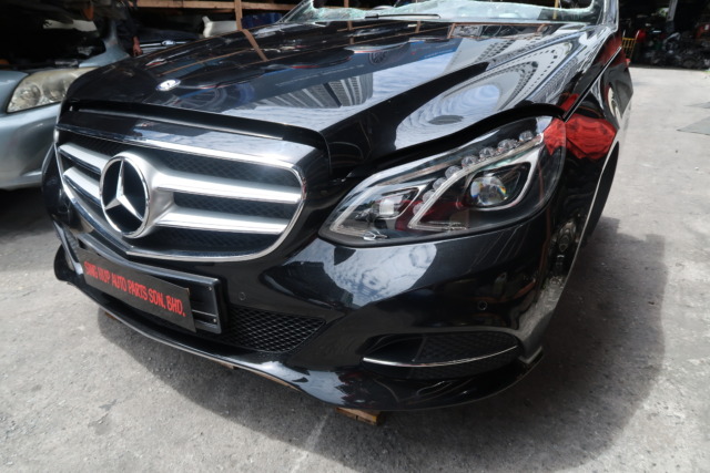 MERCEDES BENZ W212 E200 2016 HALF CUT