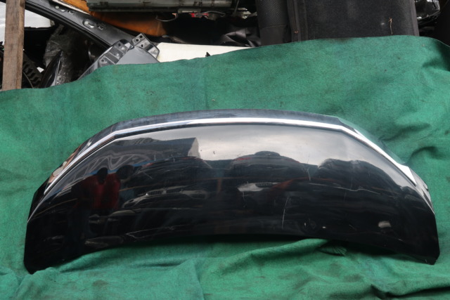 TOYOTA ALPHARD AGH30 BONET WITH CHROME