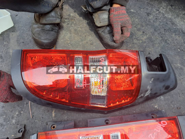 HYUNDAI STAREX A2 TAIL LAMP (92402-4H0) RH