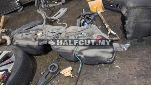 MERCEDES BENZ W207 PETROL TANK