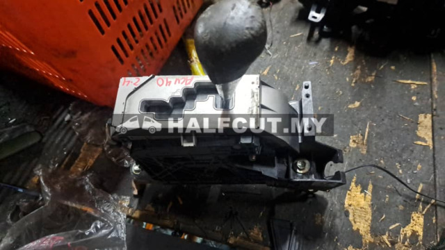 TOYOTA CAMRY ACV40 2.4 GEAR LEVEL