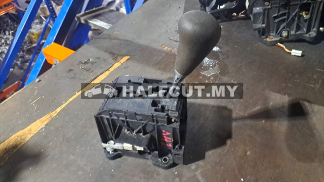 TOYOTA INNOVA GEAR LEVEL