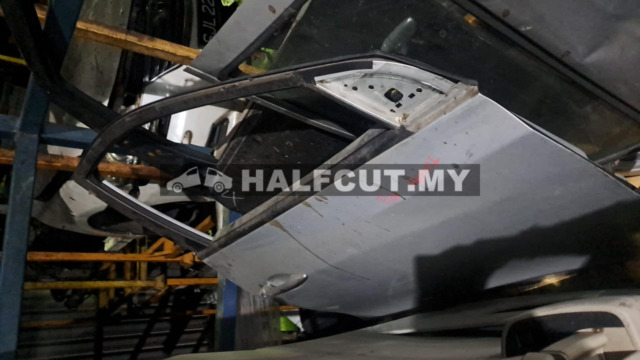 HYUNDAI TUCSON     FRONT DOOR F/ R