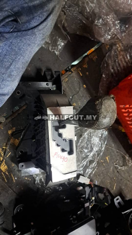 TOYOTA CAMRY ACV40 2.4 GEAR LEVEL