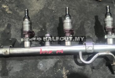 MERCEDES 204  FUEL INJECTOR RAIL
