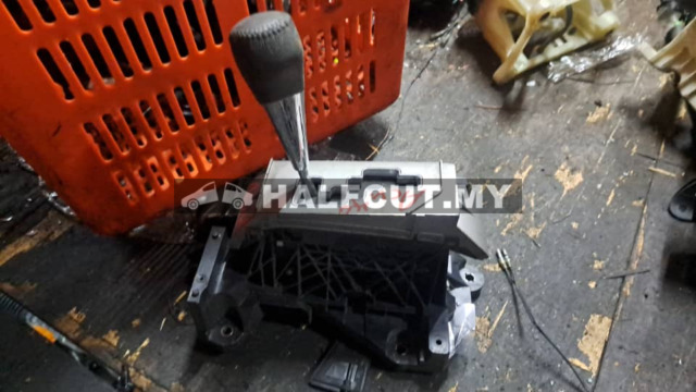 TOYOTA CAMRY ACV40 2.4 GEAR LEVEL