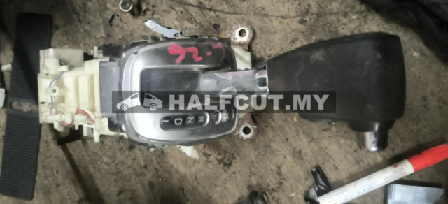 NISSAN SERENA C26  GEAR LEVEL