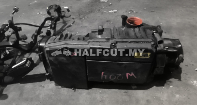 MERCEDES 204  AIR CLEANER