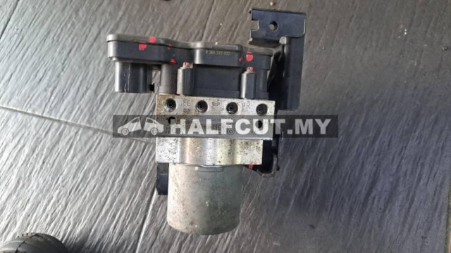 SUBARU FORESTER ABS PUMP "B8