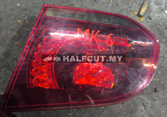 VW GOLF MK6  REFYLCTOR LAMP RH