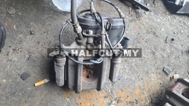 BMW F10 N20 REAR CALIPER R/L