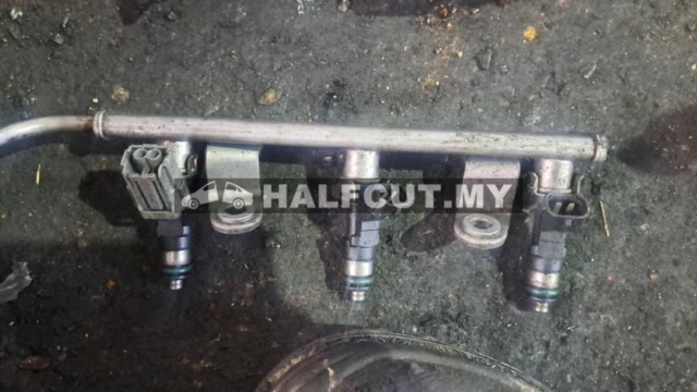 MITSUBISHI MIRAGE FUEL RAIL