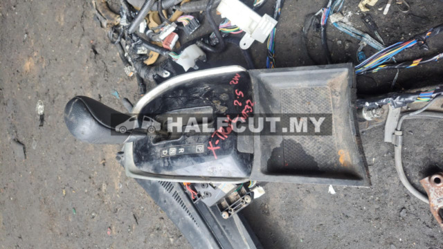 NISSAN X-TRAIL NT32 2.5 GEAR LEVEL
