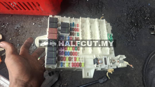 HONDA CRZ FUSE BOX (SZT-9310)