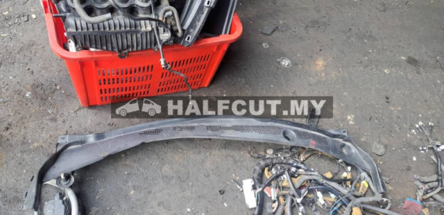HONDA ODYSSEY RC1 WIPER COVER