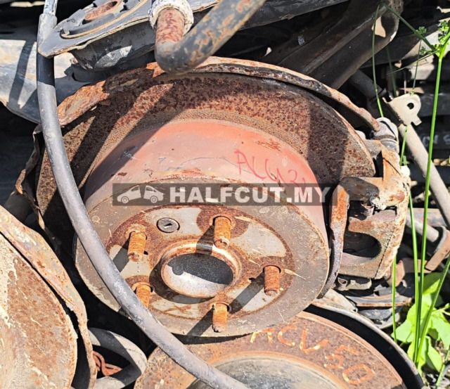 TOYOTA HARRIER ACU30 REAR AXLE