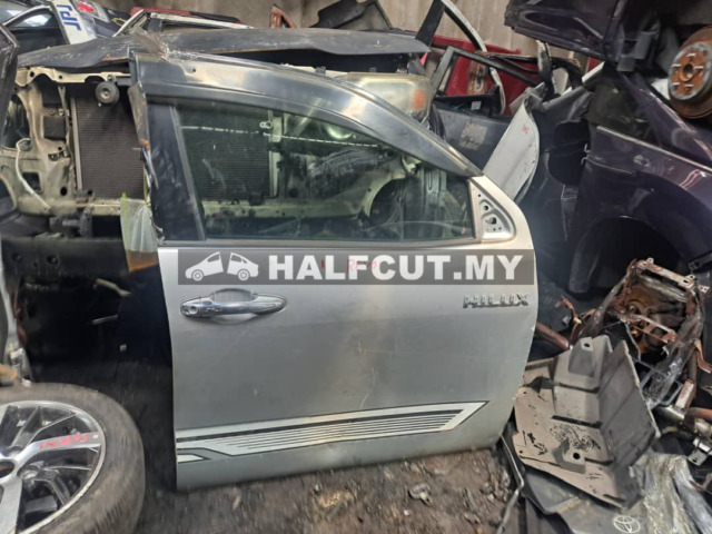 TOYOTA HILUX REVO FRONT  DOOR F/R