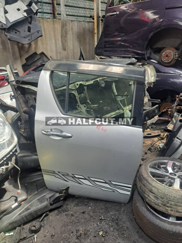 TOYOTA HILUX REVO REAR DOOR R/R(