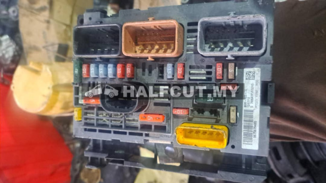 PEUGEOT 307 FUSE BOX (9675879480)