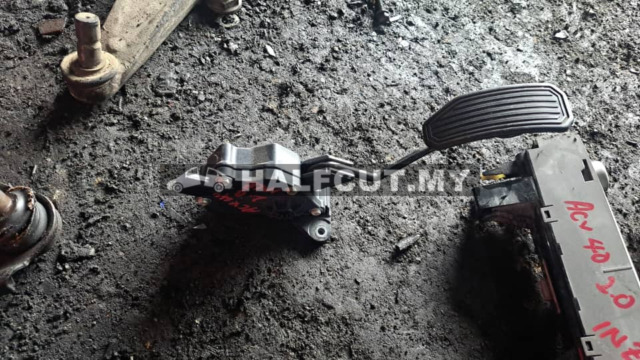 TOYOTA CAMRY ACV40 2.0 PEDAL SENSOR