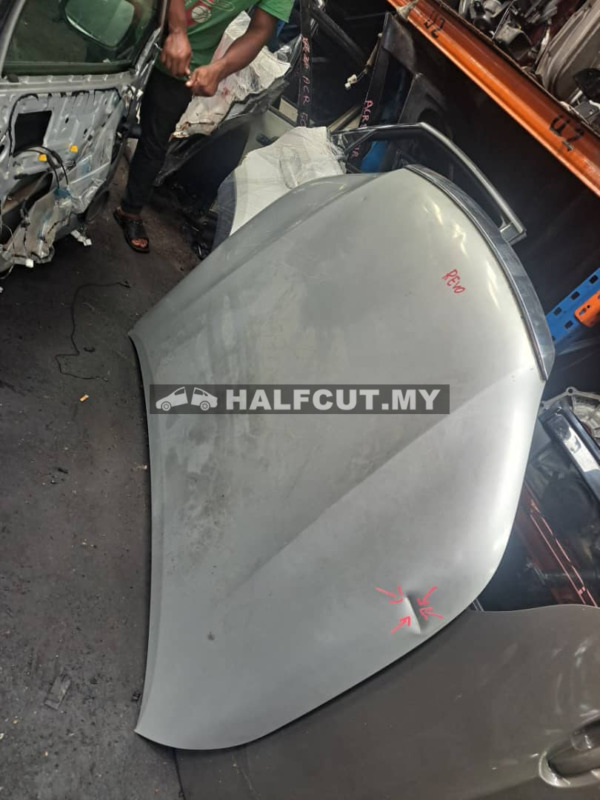 TOYOTA HILUX REVO FRONT BONNET